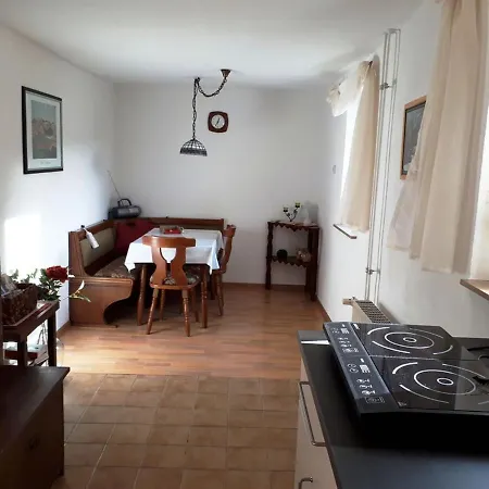 Schaefer Apartment